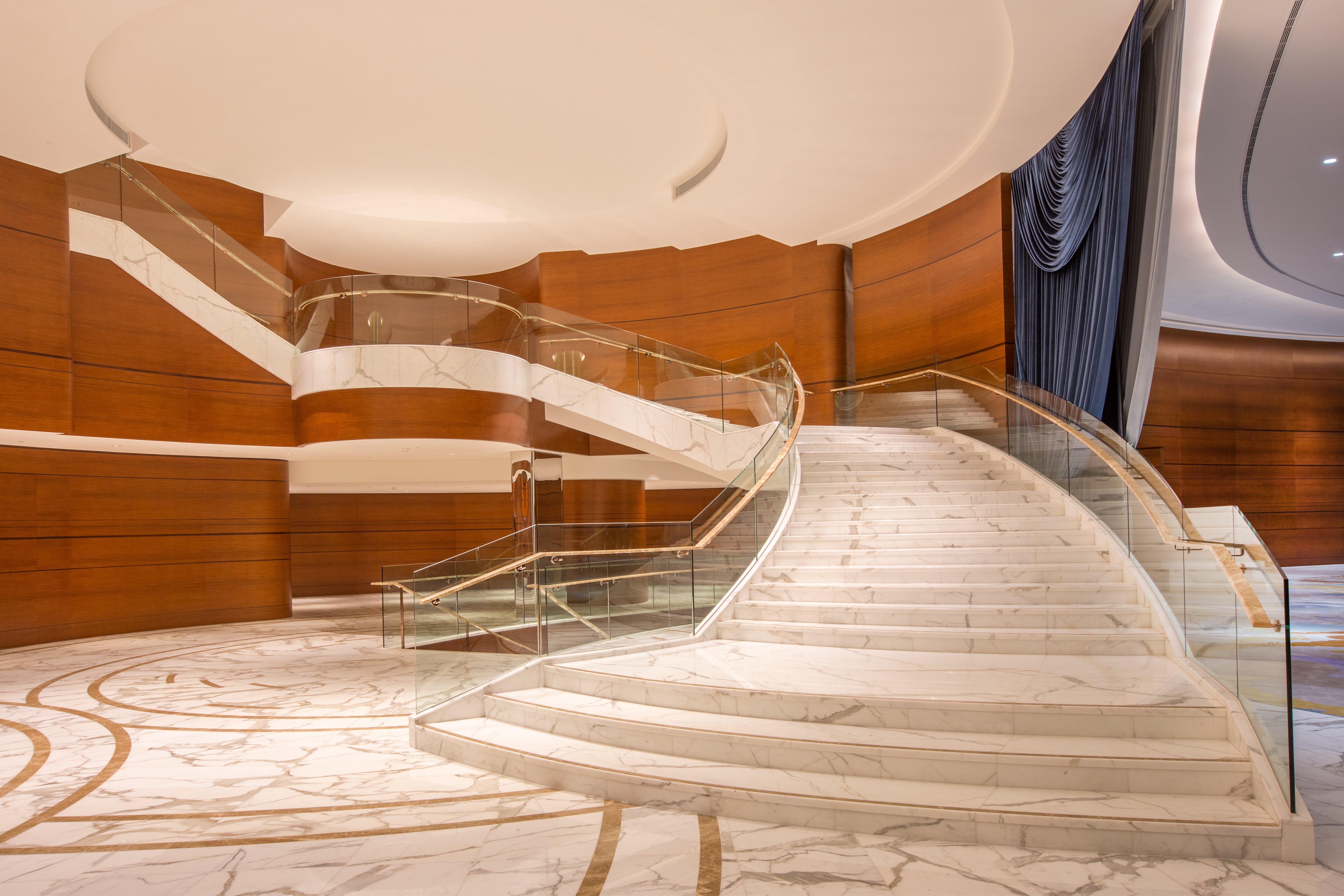 Crowne Plaza Macau, an IHG Hotel Exterior foto The staircase of the main hall
