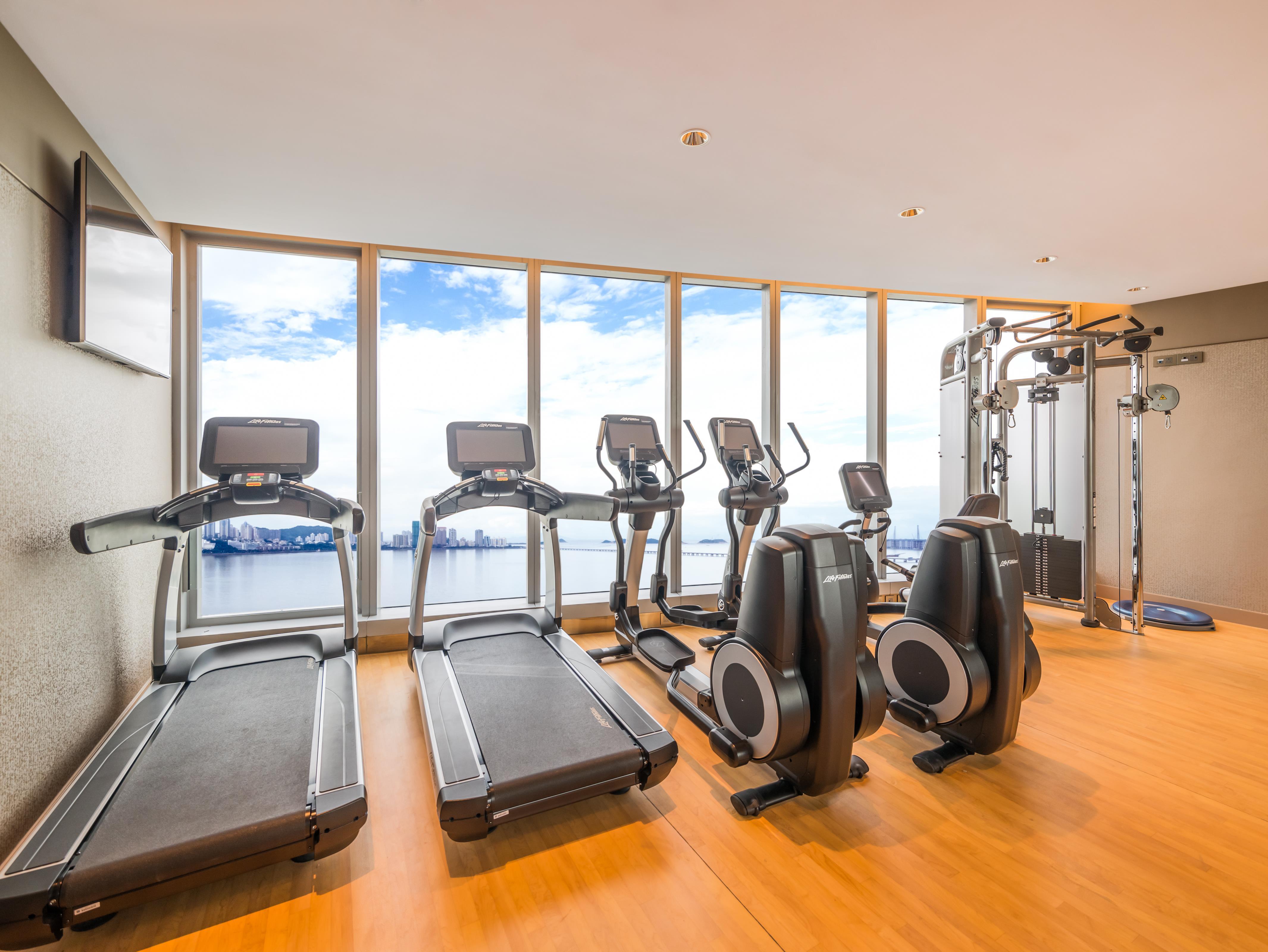 Crowne Plaza Macau, an IHG Hotel Exterior foto The gym at the hotel