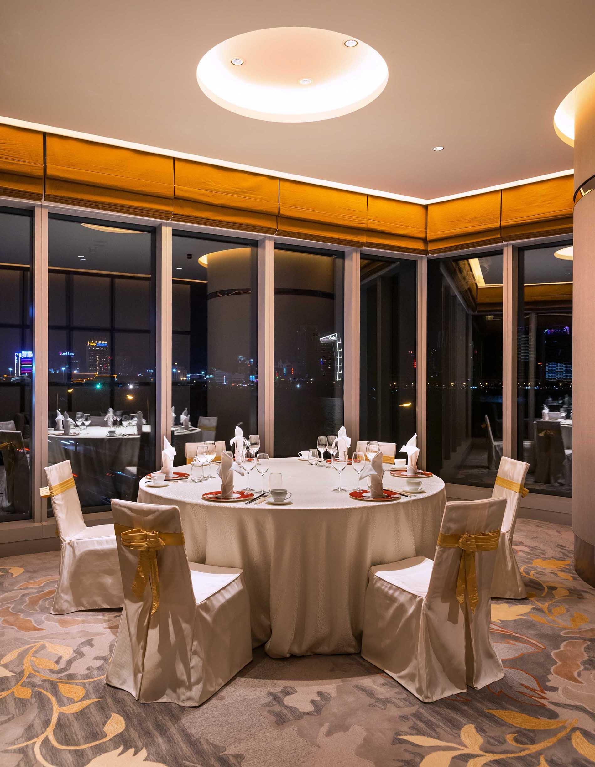 Crowne Plaza Macau, an IHG Hotel Exterior foto The Club Lounge at the 39th floor