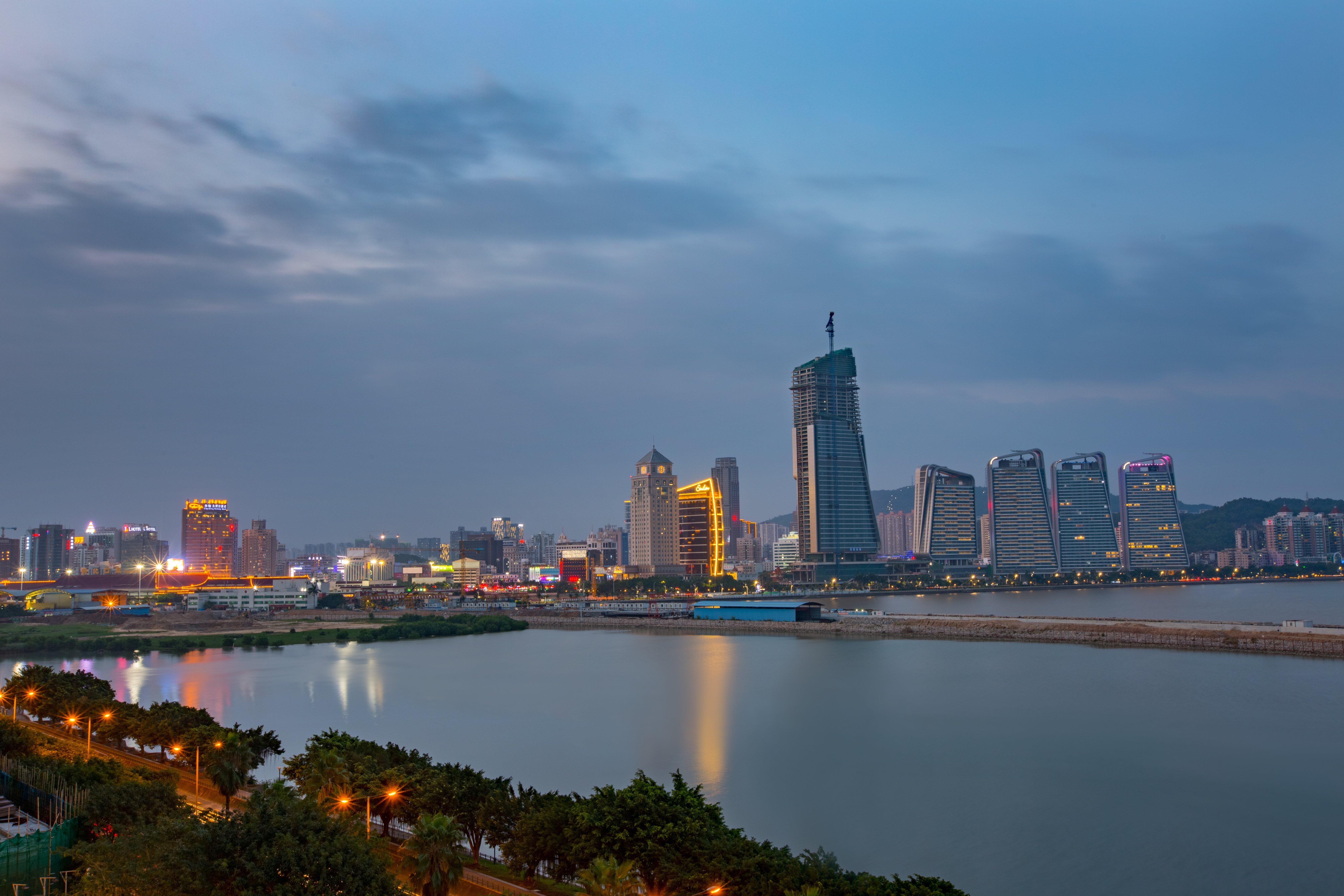 Crowne Plaza Macau, an IHG Hotel Exterior foto Nanhai skyline