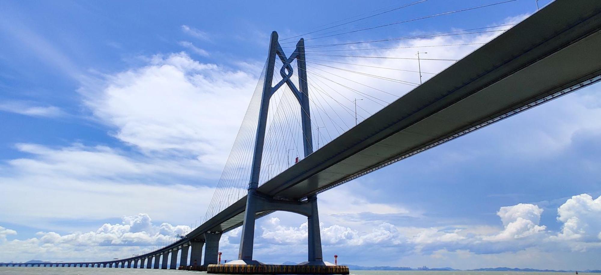 Crowne Plaza Macau, an IHG Hotel Exterior foto The Yangzhou Yangtze Bridge