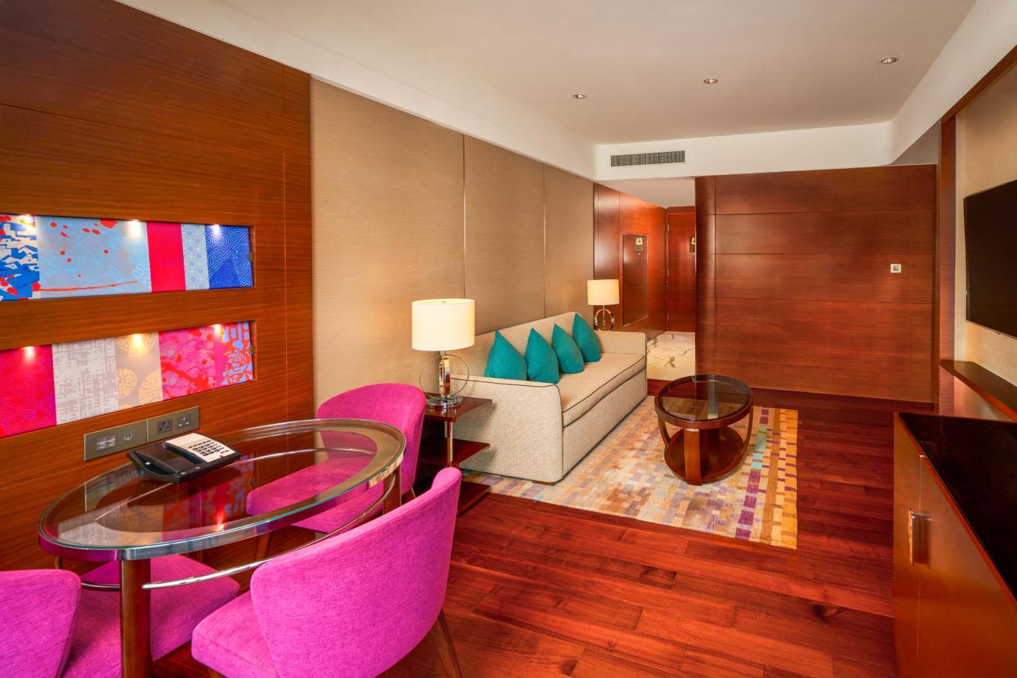 Crowne Plaza Macau, an IHG Hotel Exterior foto Suite at the Park, Hyderabad